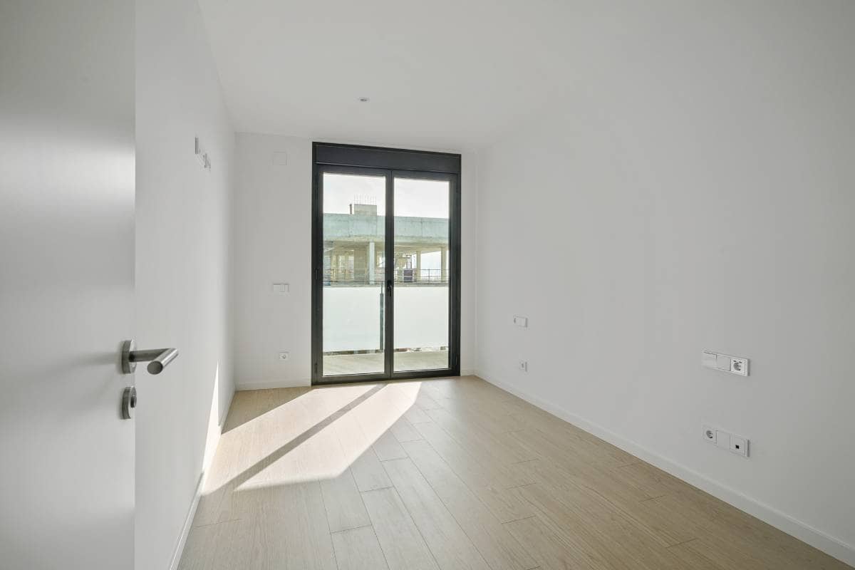 pages/flats/marobert-badalona.image_seo.floor_1_portal_A_door_2_4