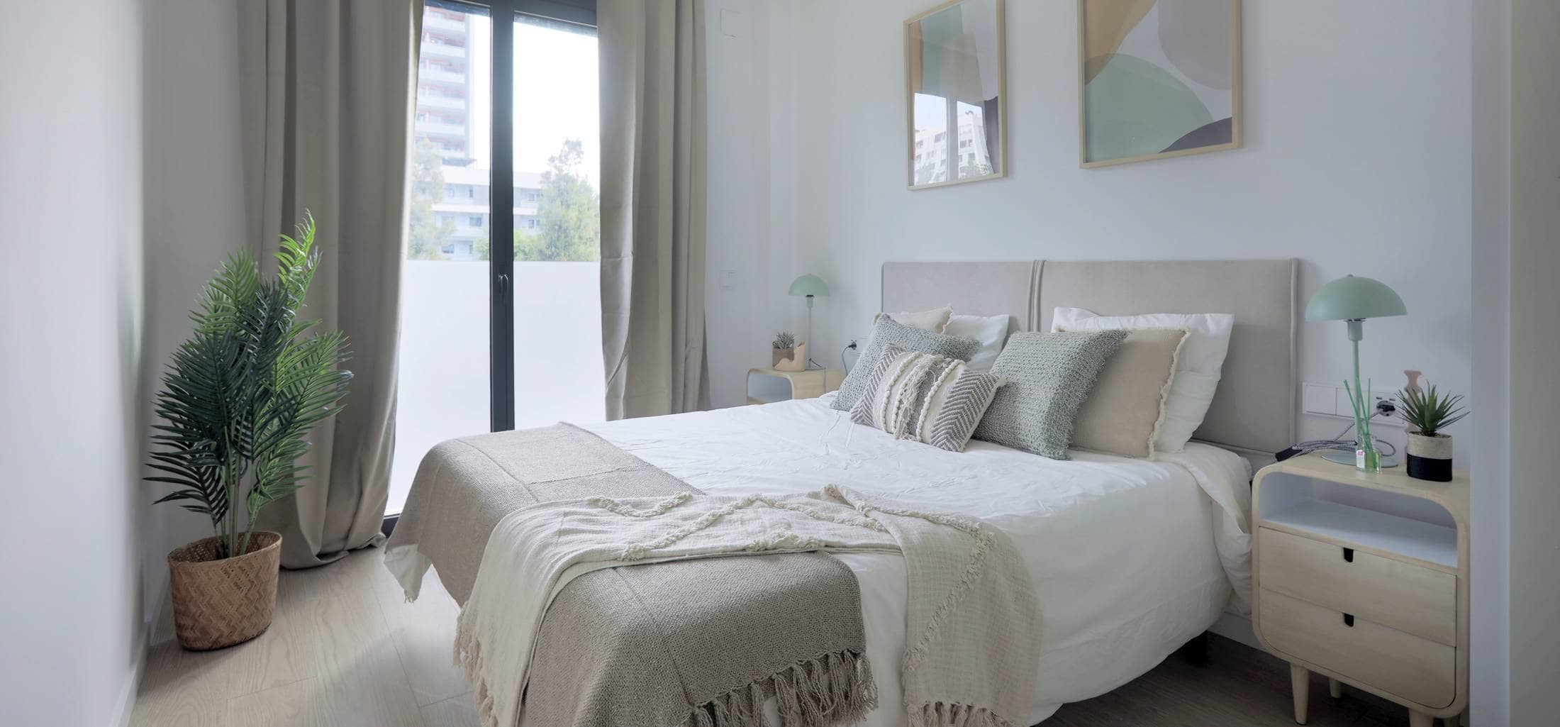 Double bed of apartment for rent in Marobert | Badalona