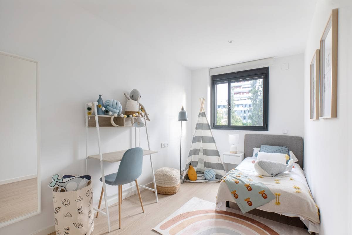 Double bed of apartment for rent in Marobert | Badalona 